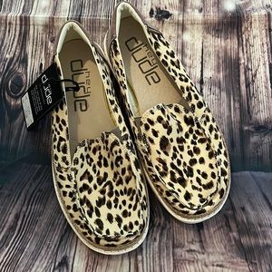 New with Tags Hey Dude Women's Lena Shoes Tan Leopard